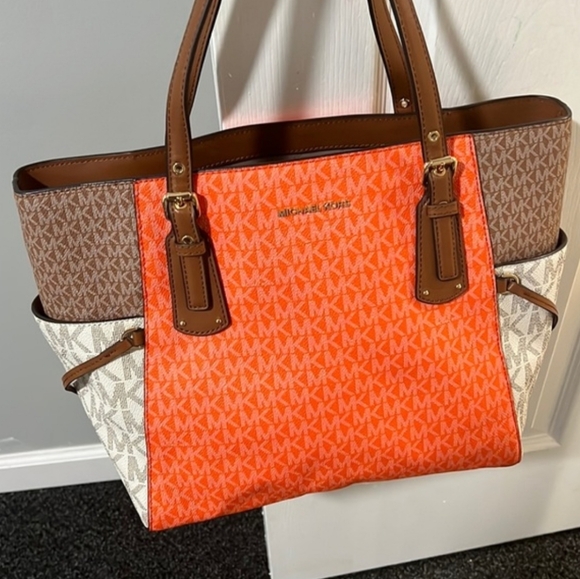 Michael Kors Handbags - Michael Kors Orange, Tan & Cream Colorblocked Voyager East West Tote EUC